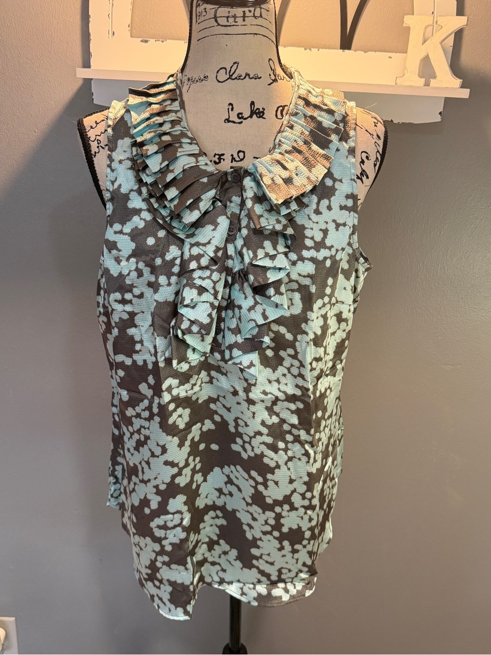 New York & Company Sleeveless Ruffle Front Blouse - Aqua & Brown- Sz 18